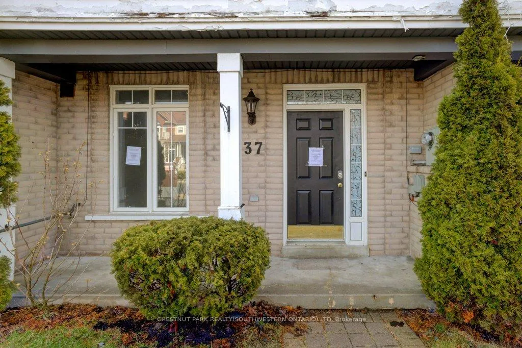 Photo 3 of 37 Port Union Road, Scarborough, Rouge — HOMEH