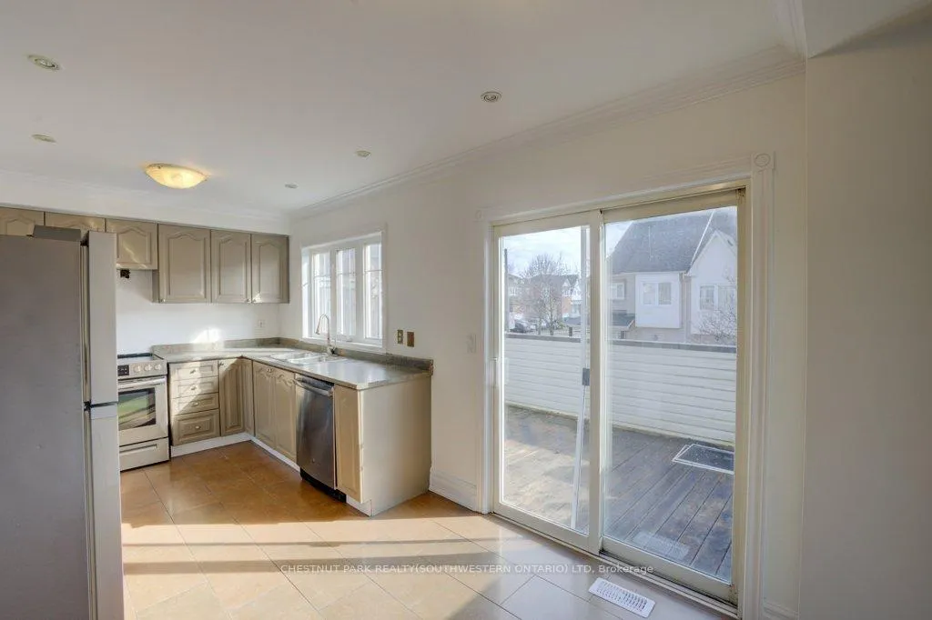 Photo 13 of 37 Port Union Road, Scarborough, Rouge — HOMEH