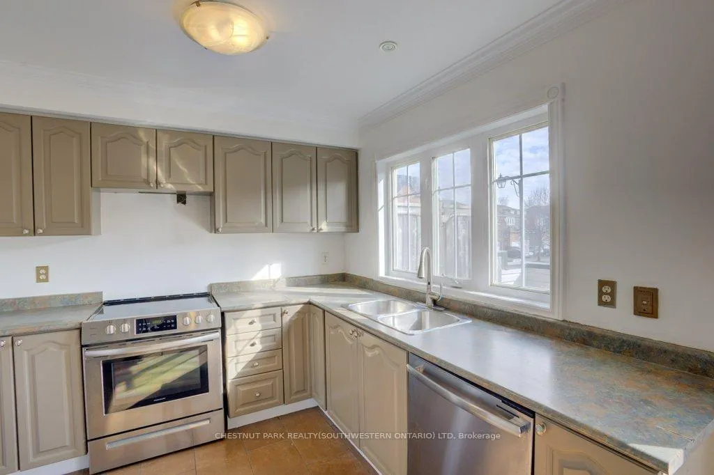 Photo 15 of 37 Port Union Road, Scarborough, Rouge — HOMEH