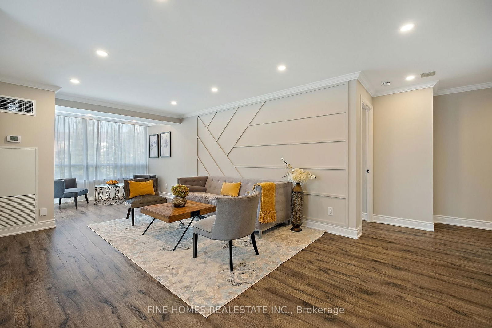 Photo 3 of Unit 307, 120 promenade Circ, Vaughan, Brownridge — HOMEH