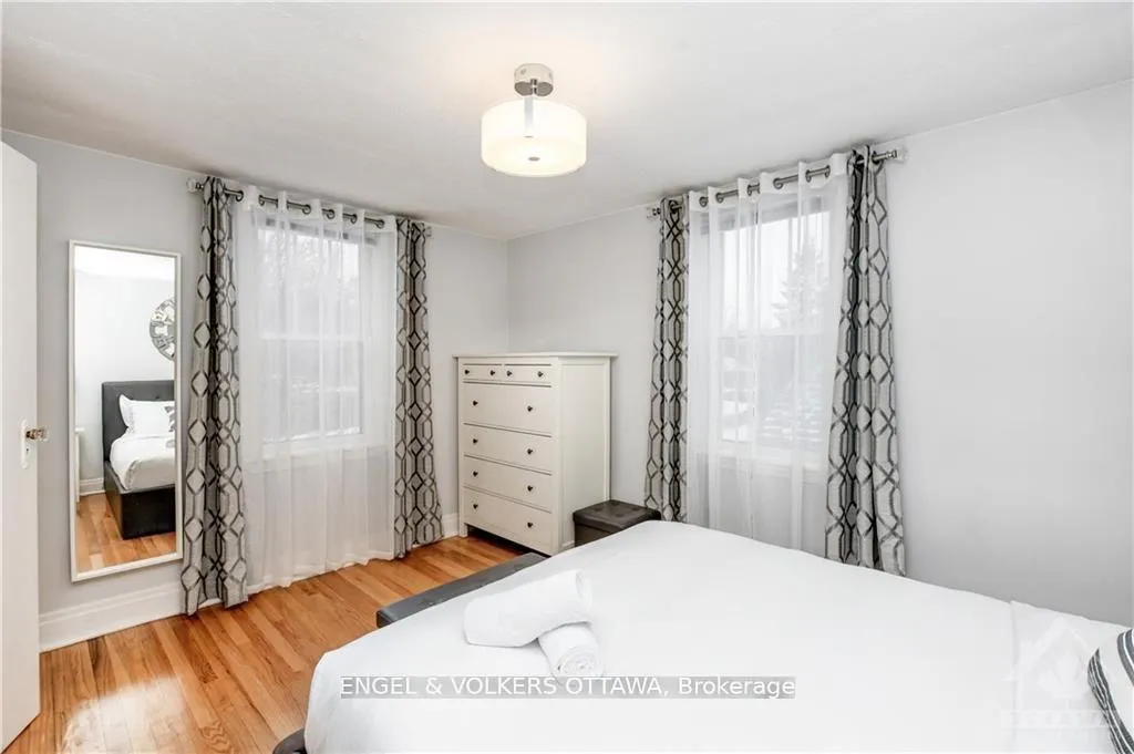 Photo 11 of 317 Summit Avenue, Ottawa, Alta Vista/Faircrest Heights — HOMEH