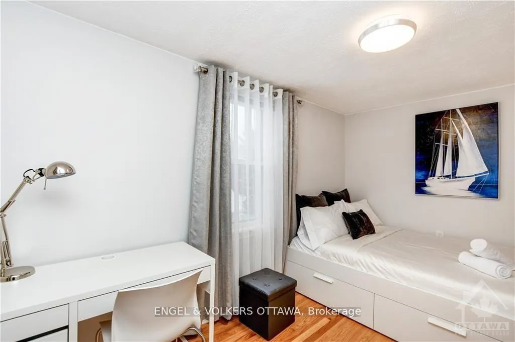 Photo 12 of 317 Summit Avenue, Ottawa, Alta Vista/Faircrest Heights — HOMEH