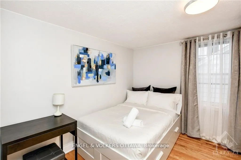 Photo 13 of 317 Summit Avenue, Ottawa, Alta Vista/Faircrest Heights — HOMEH
