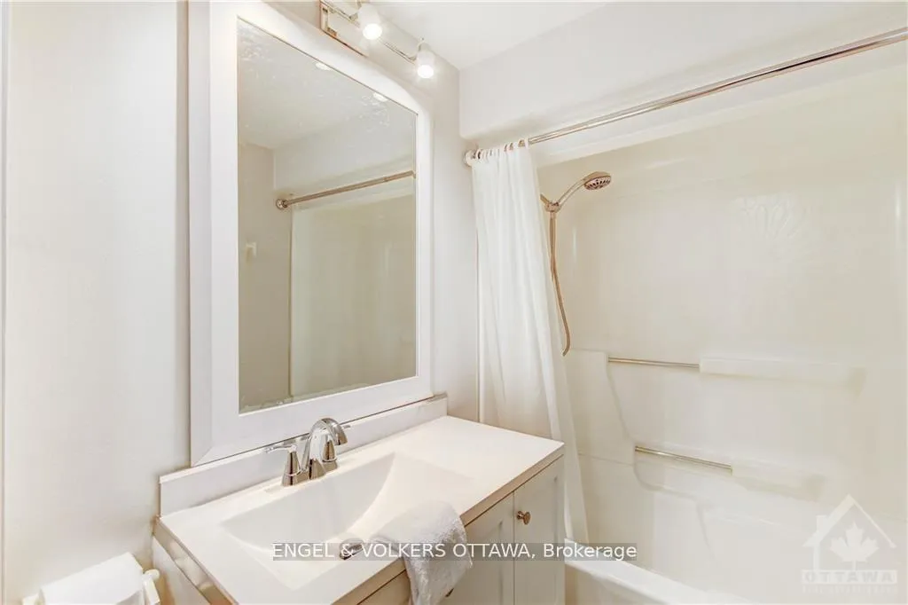 Photo 15 of 317 Summit Avenue, Ottawa, Alta Vista/Faircrest Heights — HOMEH