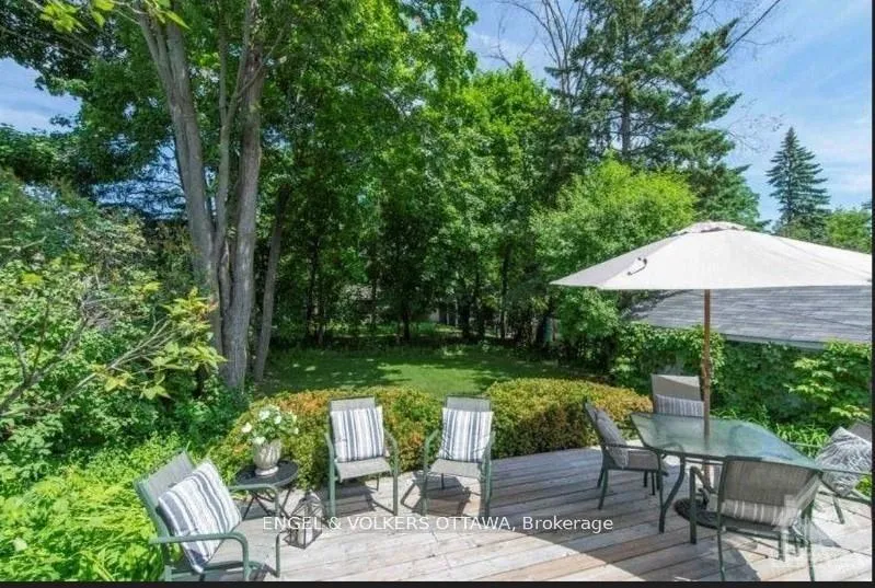 Photo 18 of 317 Summit Avenue, Ottawa, Alta Vista/Faircrest Heights — HOMEH