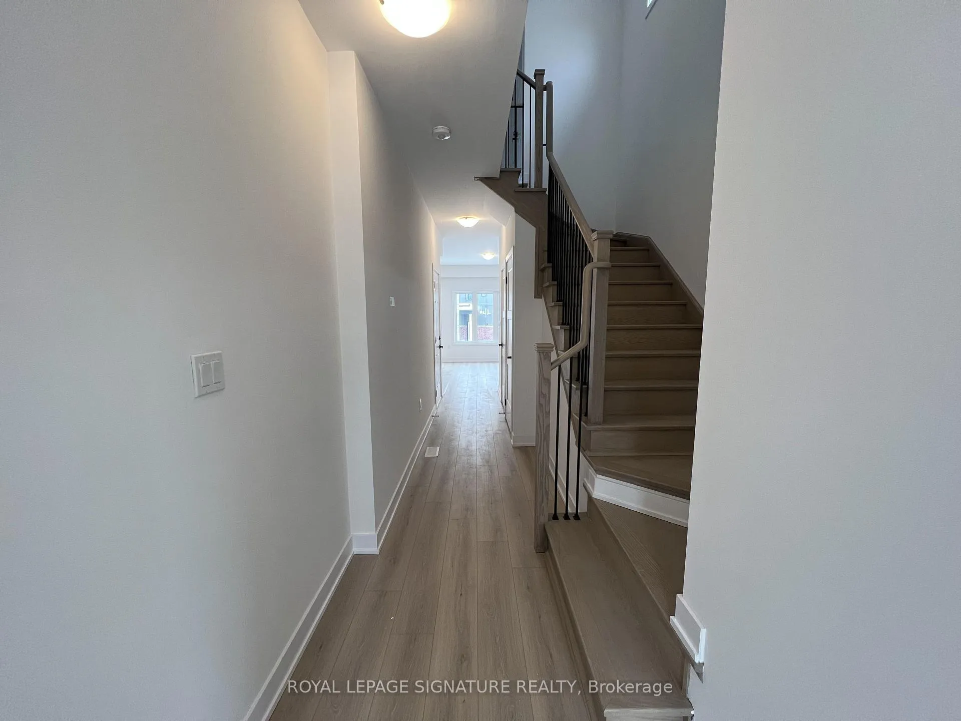 Photo 2 of 21 Hay Lane, Barrie, Rural Barrie Southeast — HOMEH