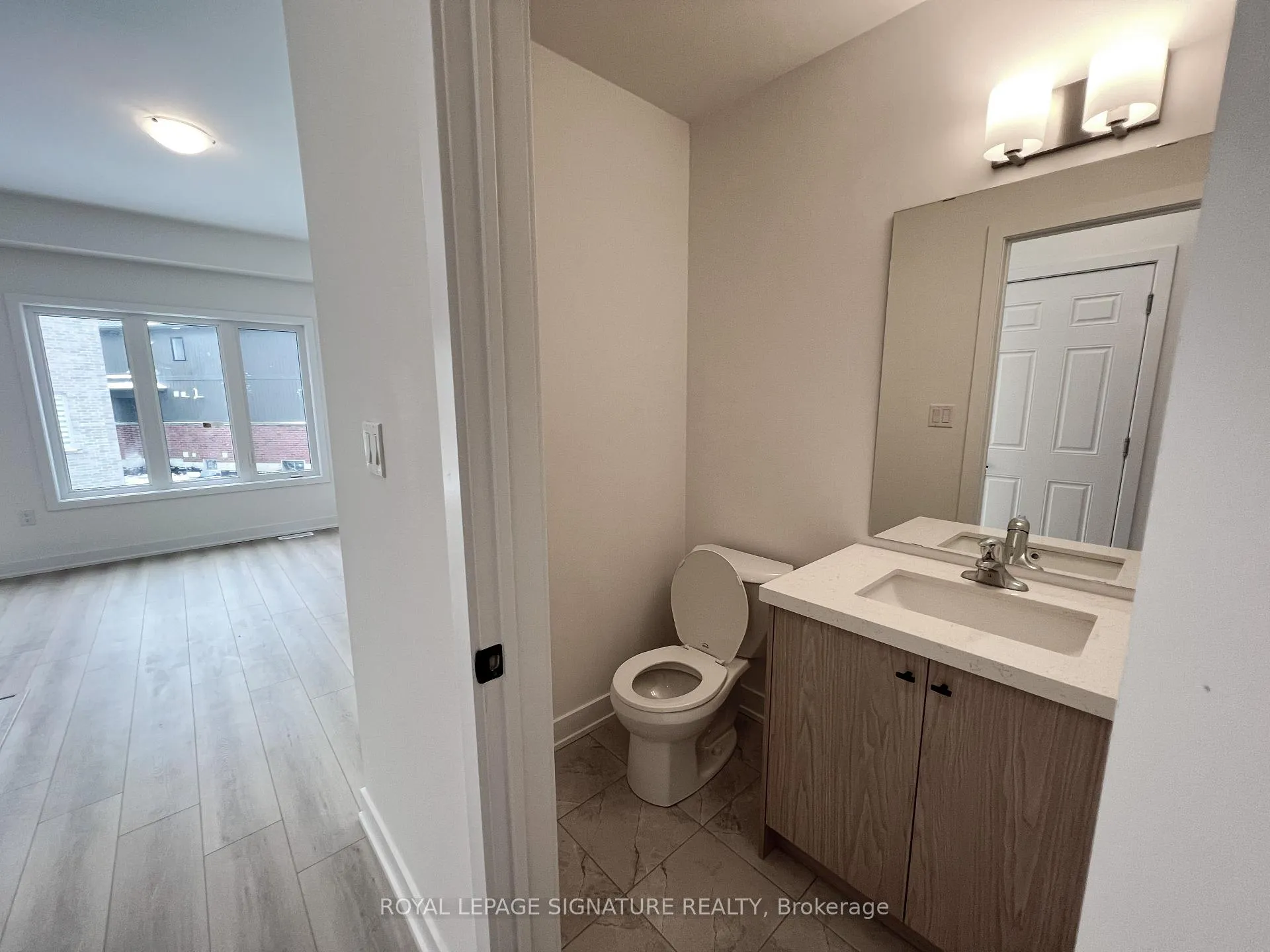 Photo 6 of 21 Hay Lane, Barrie, Rural Barrie Southeast — HOMEH