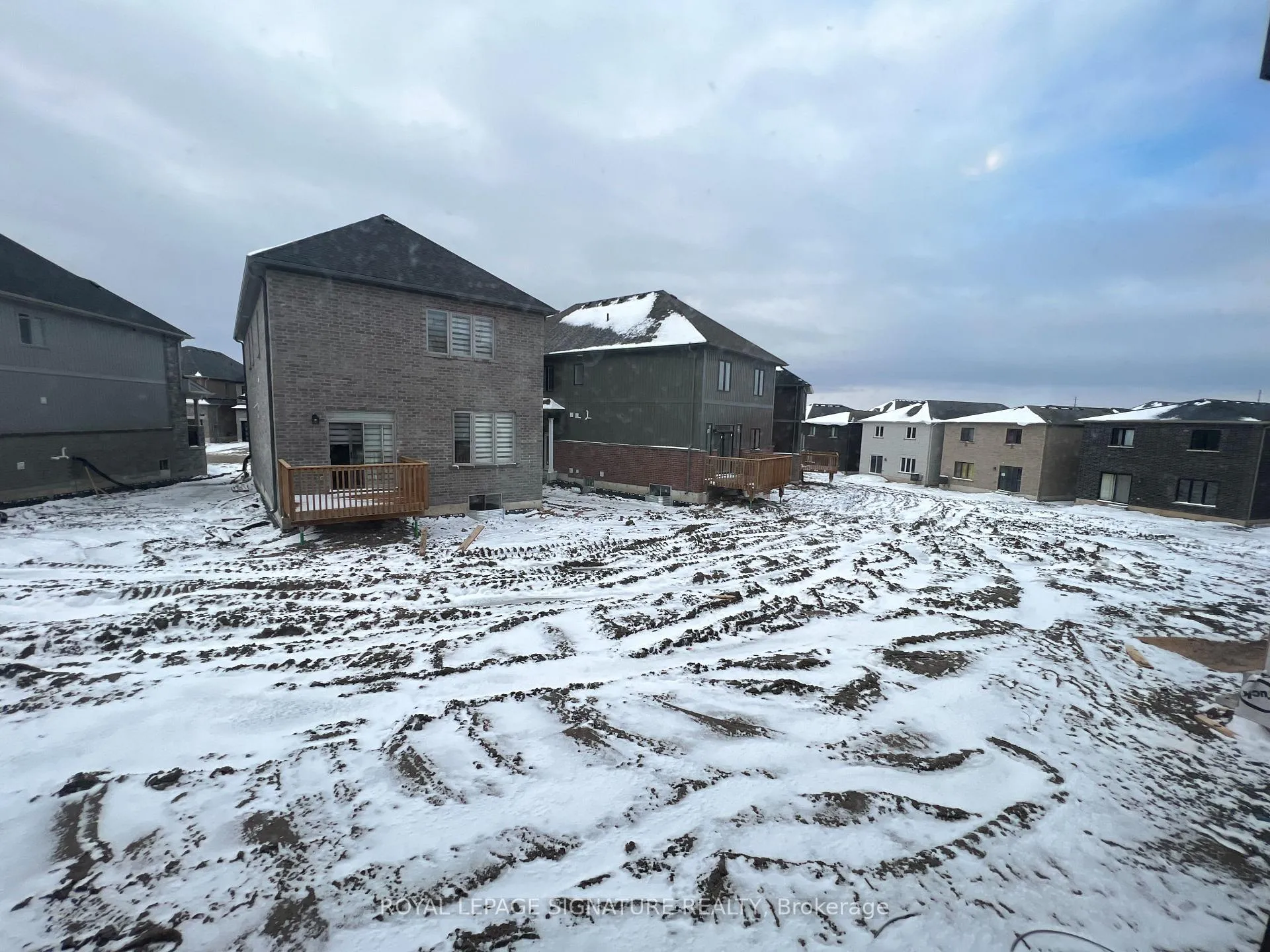 Photo 23 of 21 Hay Lane, Barrie, Rural Barrie Southeast — HOMEH