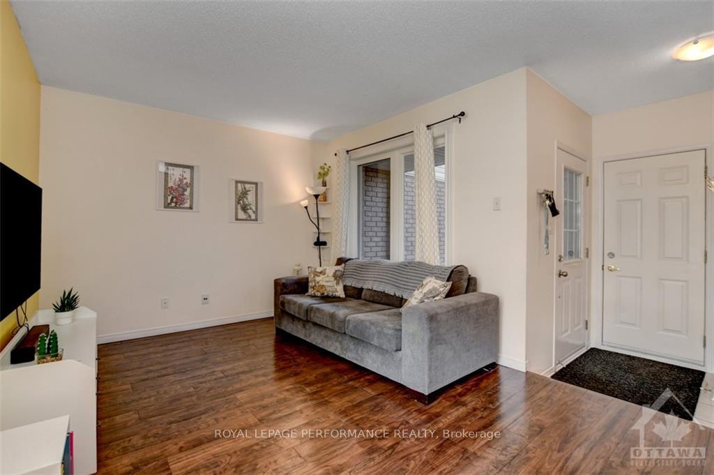 Photo 5 of 20 Kincardine Drive, Ottawa, Kanata - Glencairn/Hazeldean — HOMEH