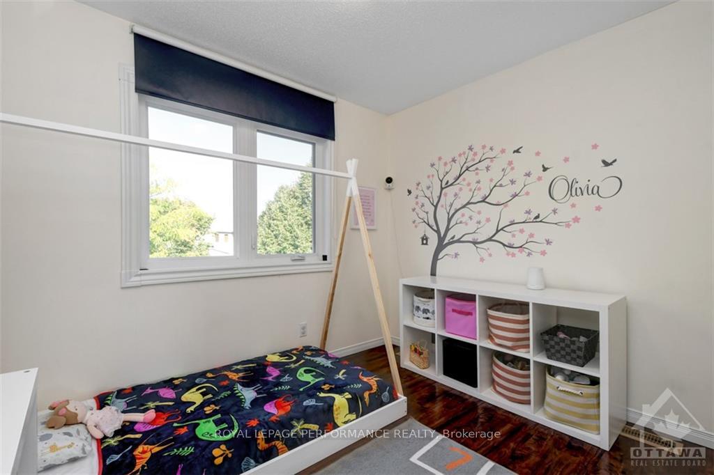 Photo 21 of 20 Kincardine Drive, Ottawa, Kanata - Glencairn/Hazeldean — HOMEH