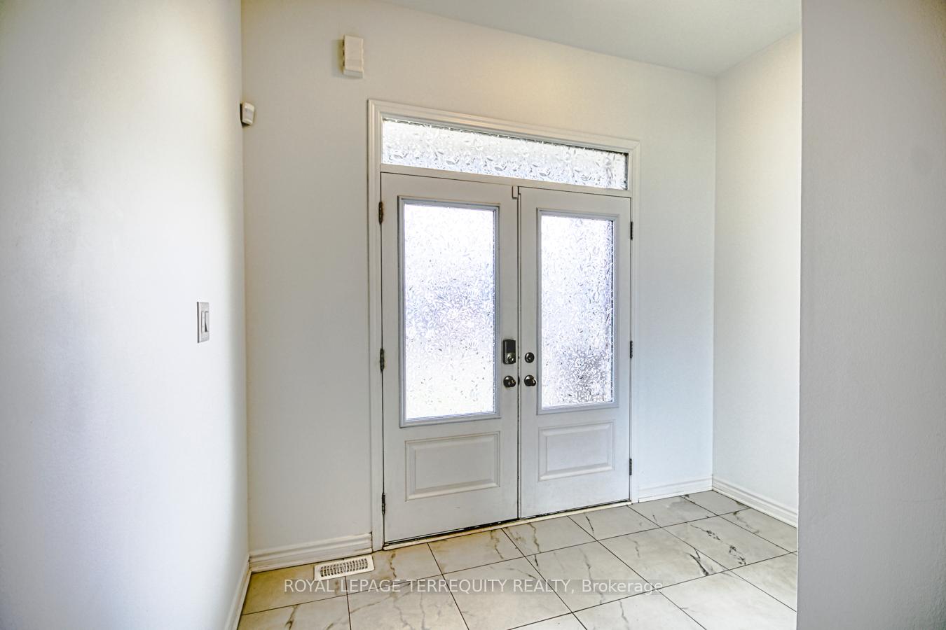 Photo 2 of 385 Gordon Krantz Avenue, Milton, Walker — HOMEH
