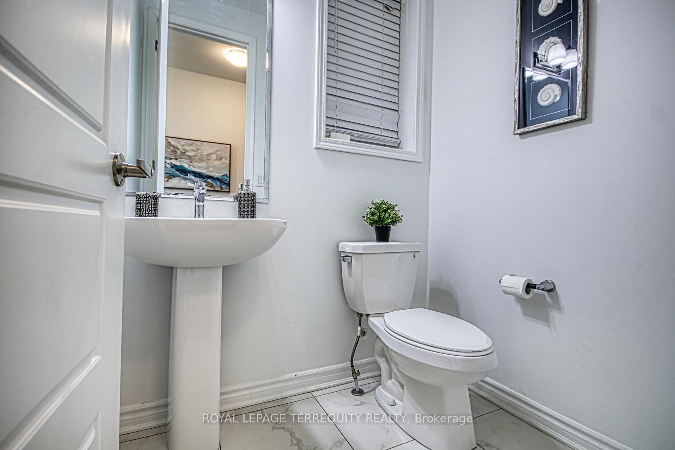 Photo 4 of 385 Gordon Krantz Avenue, Milton, Walker — HOMEH