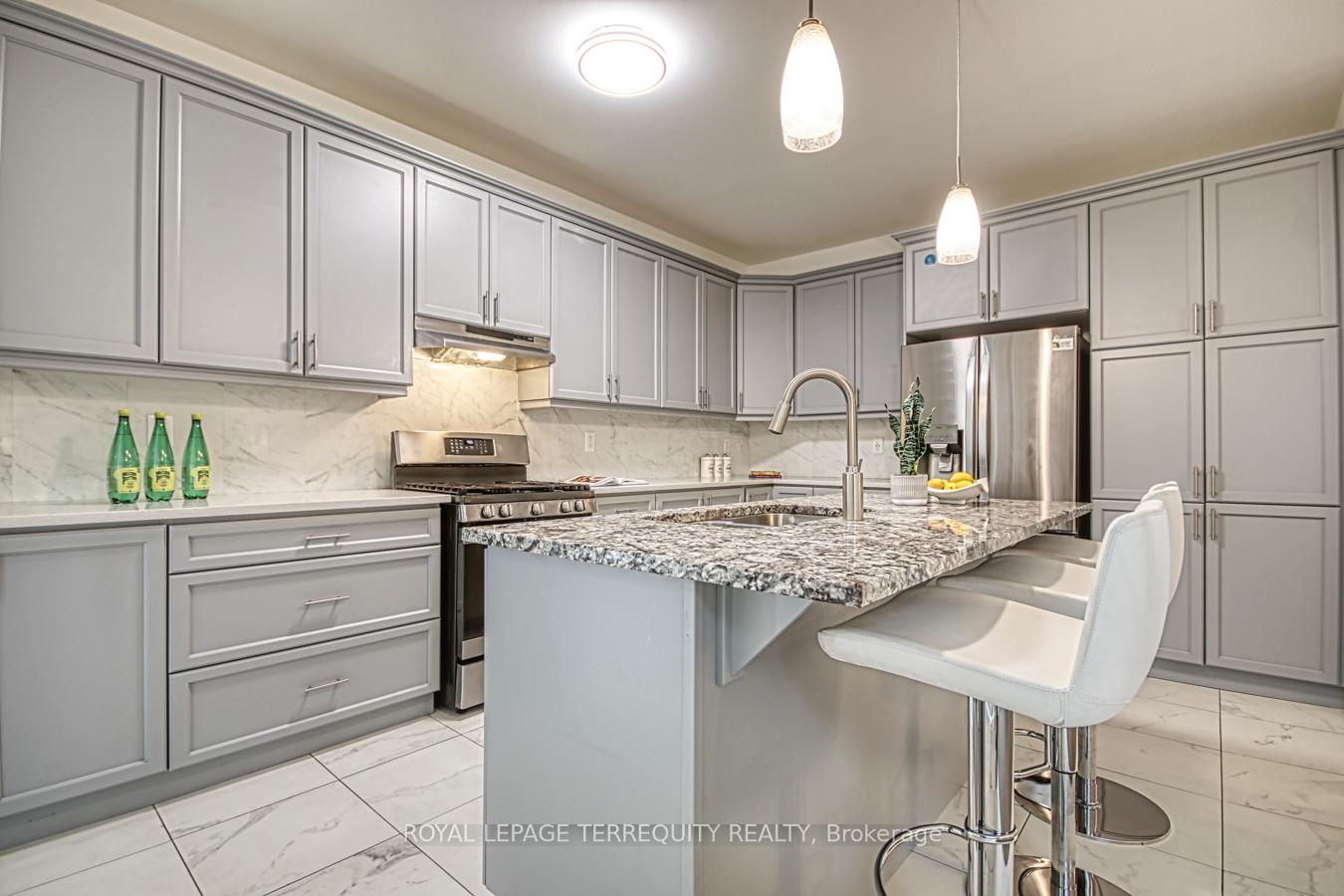 Photo 14 of 385 Gordon Krantz Avenue, Milton, Walker — HOMEH
