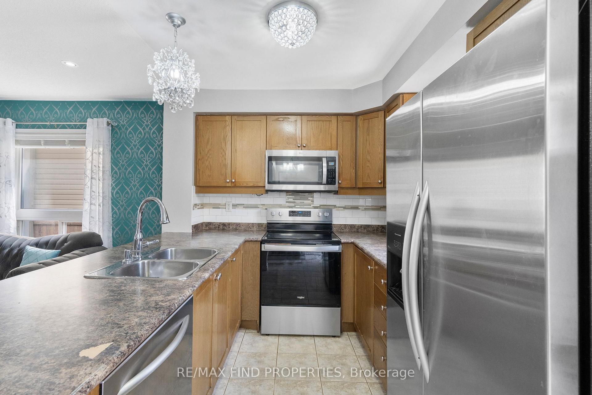 Photo 12 of 24 Bartolo Lane, Ajax, Central — HOMEH