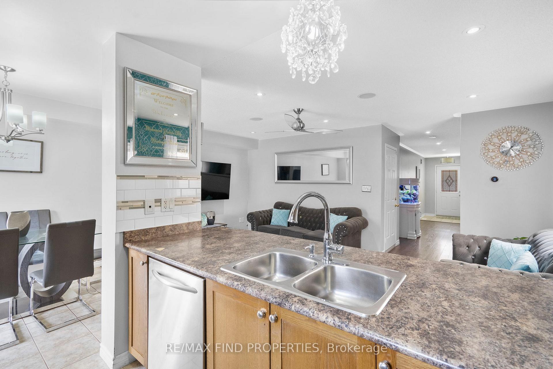 Photo 20 of 24 Bartolo Lane, Ajax, Central — HOMEH