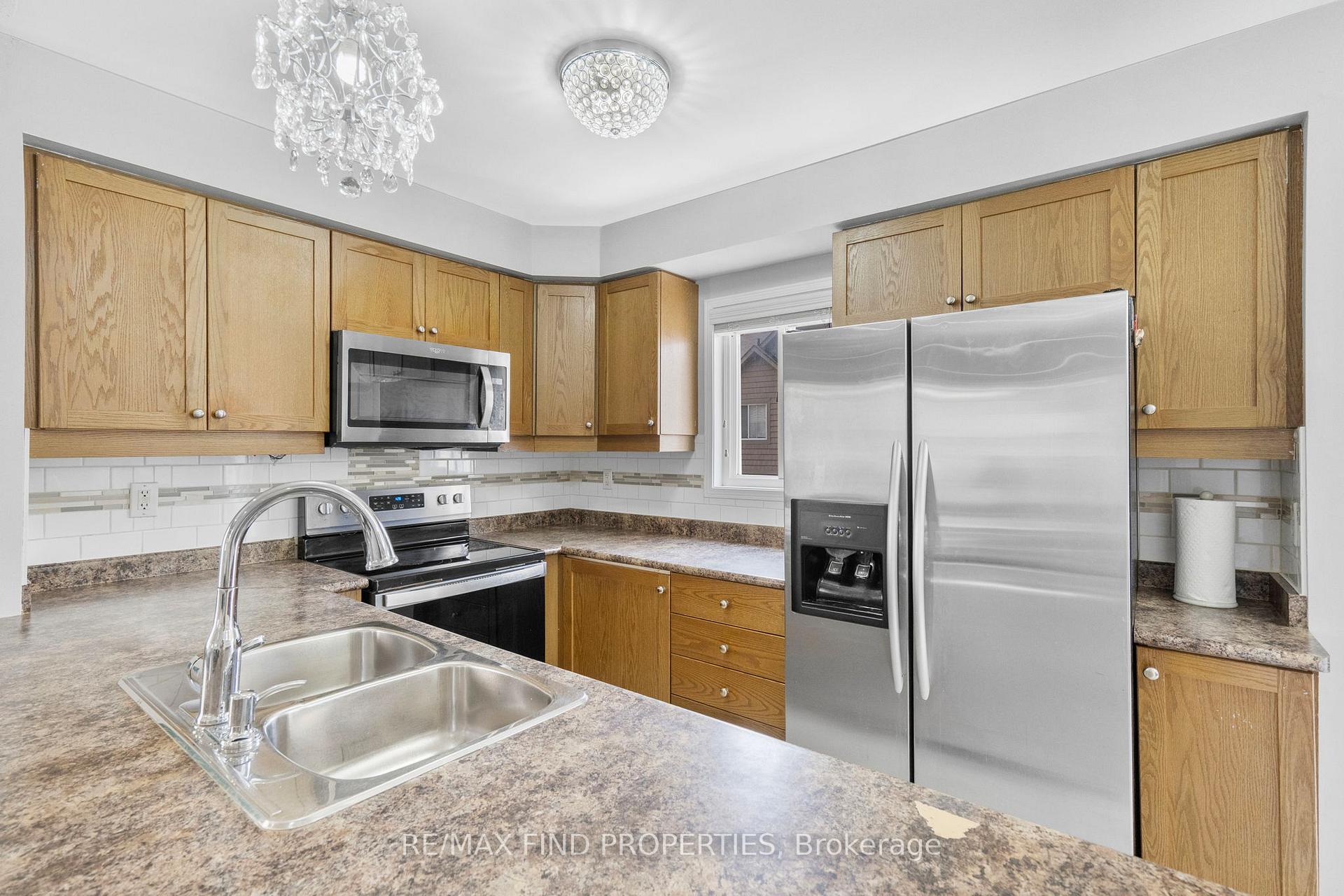 Photo 17 of 24 Bartolo Lane, Ajax, Central — HOMEH