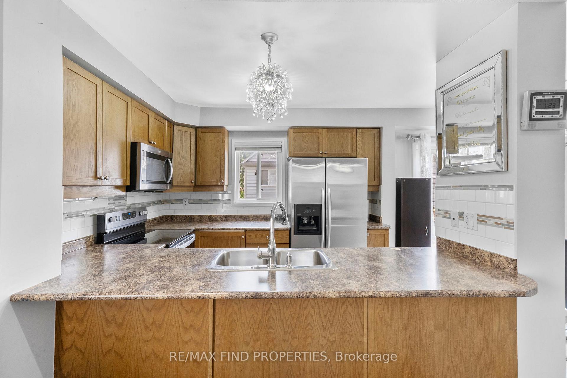 Photo 15 of 24 Bartolo Lane, Ajax, Central — HOMEH