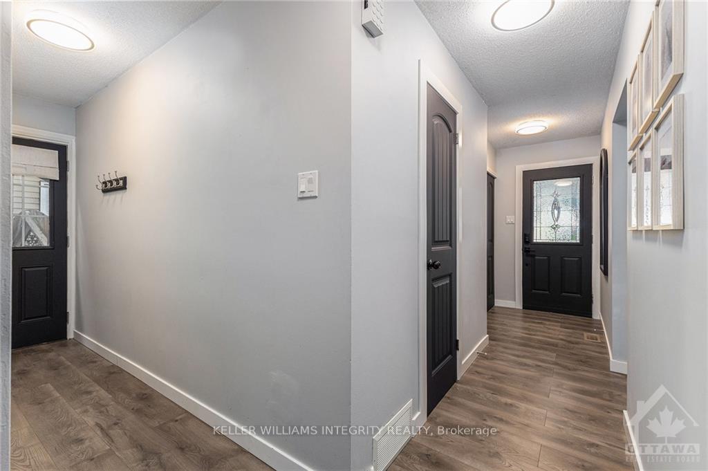 Photo 3 of 34 Rickey Place, Ottawa, Kanata - Glencairn/Hazeldean — HOMEH