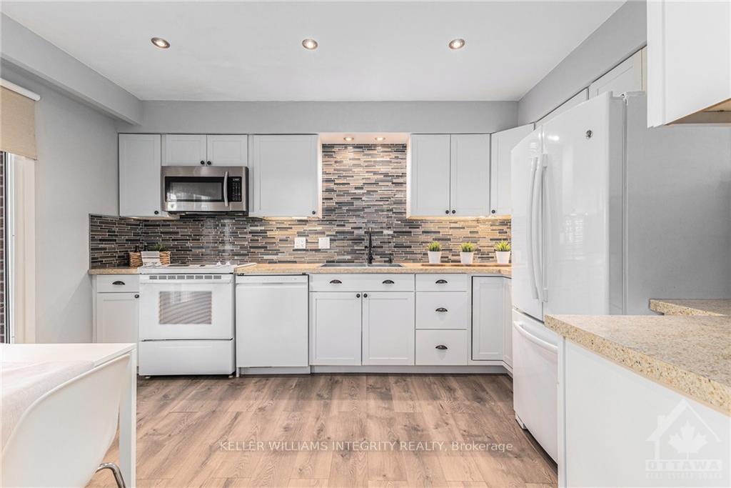 Photo 5 of 34 Rickey Place, Ottawa, Kanata - Glencairn/Hazeldean — HOMEH