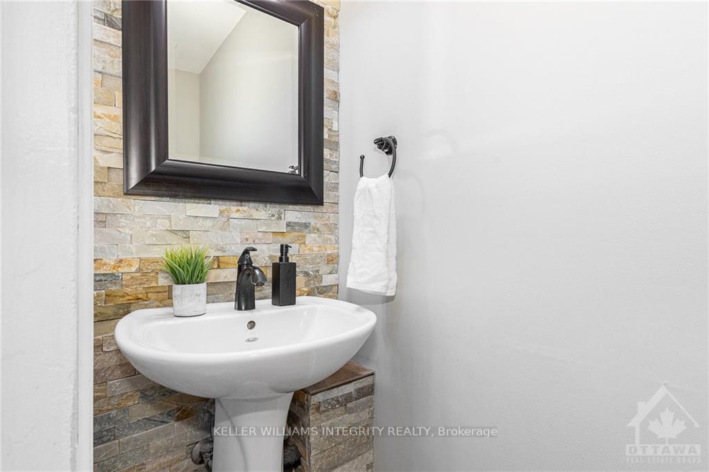 Photo 13 of 34 Rickey Place, Ottawa, Kanata - Glencairn/Hazeldean — HOMEH