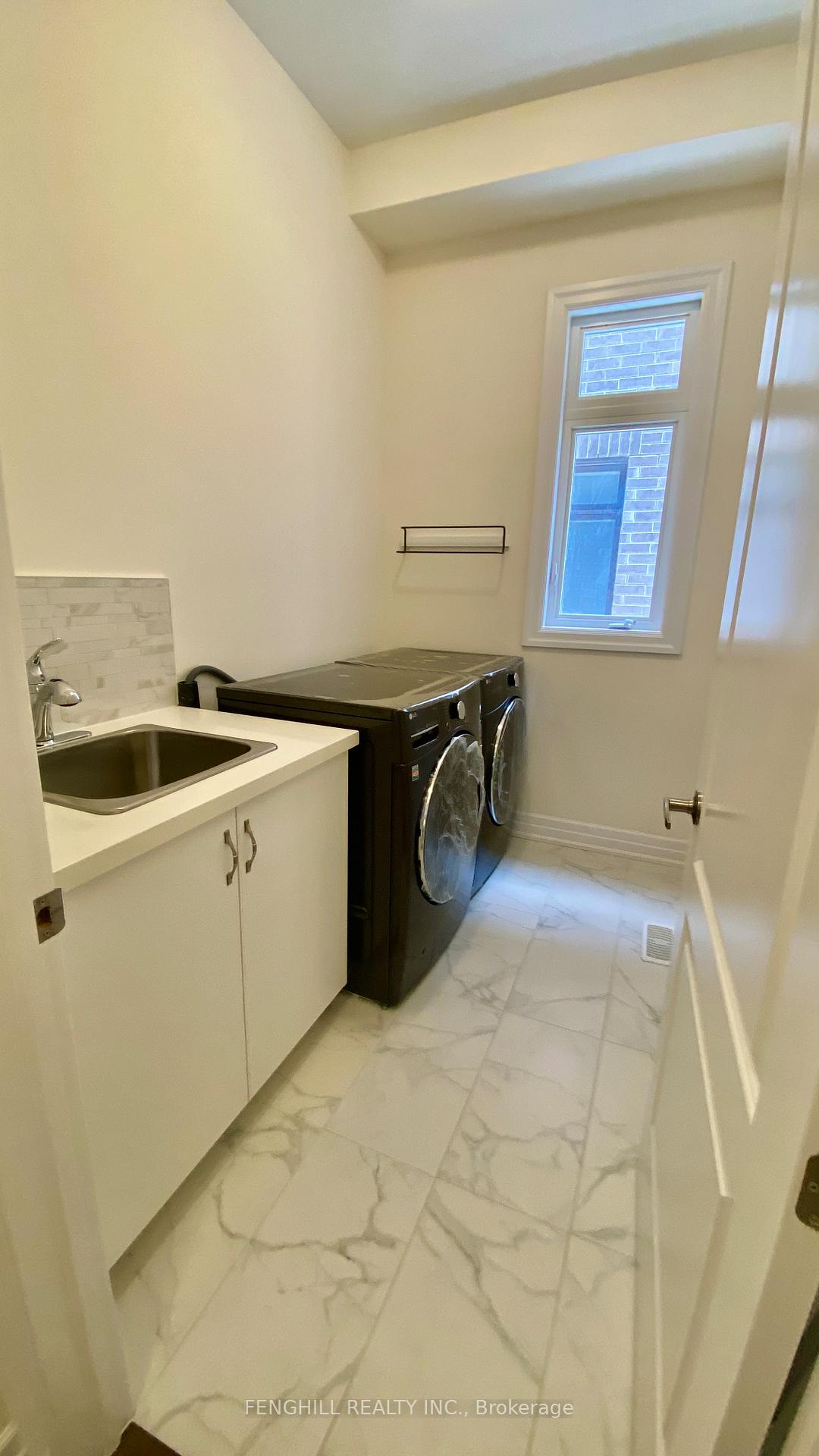 Photo 15 of 254 Touch Gold Crescent, Aurora, Bayview Southeast — HOMEH