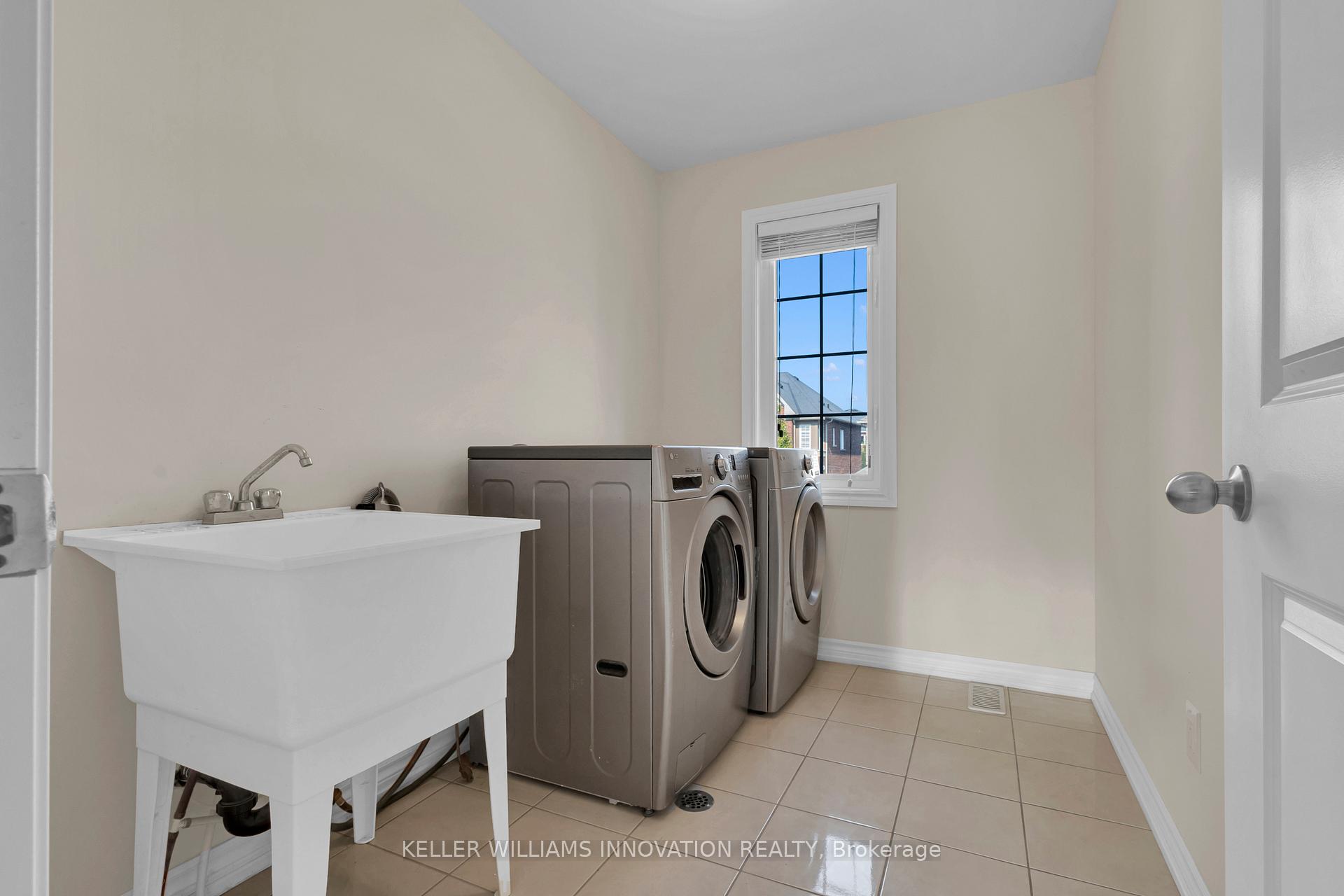 Photo 33 of 392 Kincardine Terrace, Milton, Scott — HOMEH