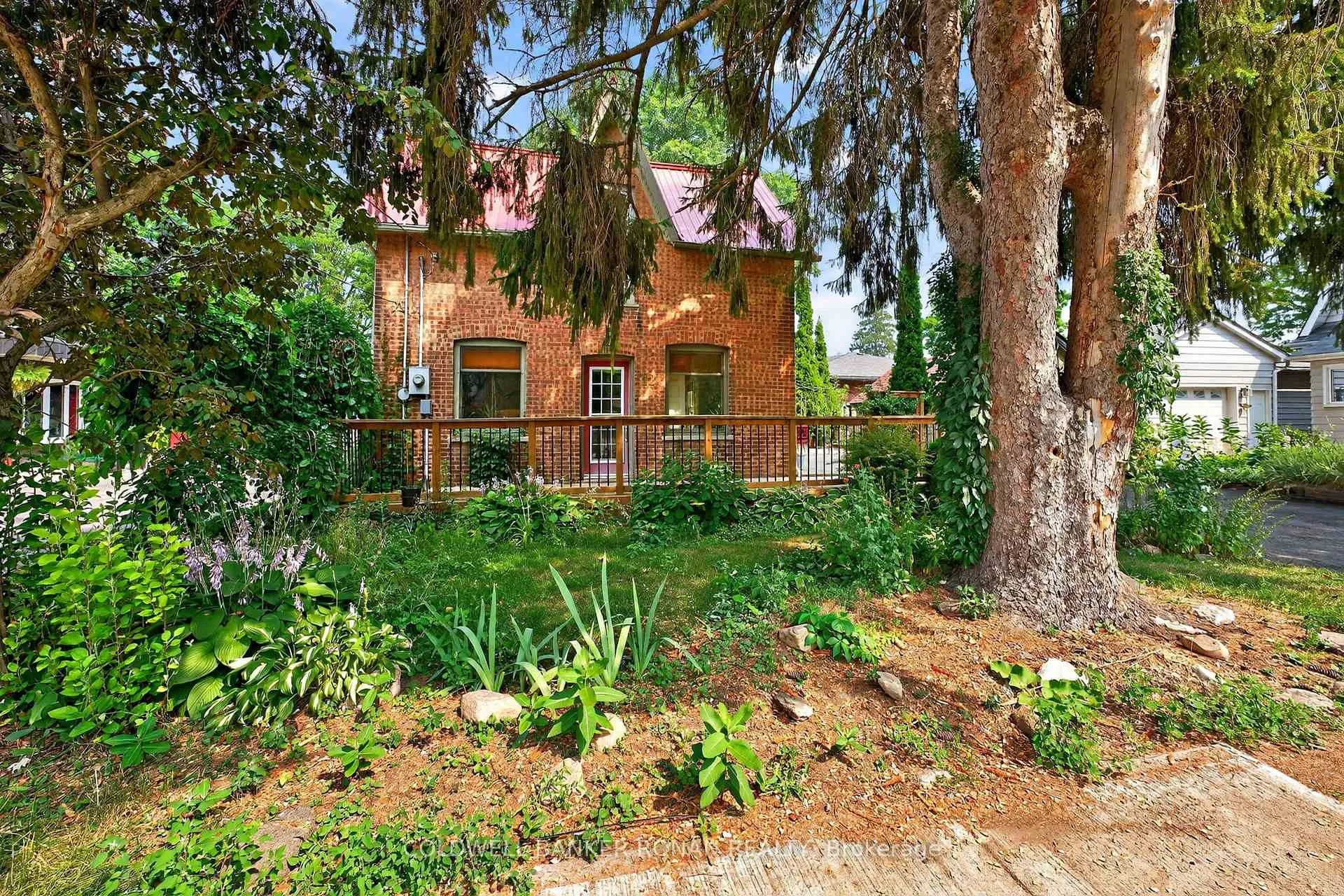 Photo 2 of 12 Nelson Street, New Tecumseth, Alliston — HOMEH