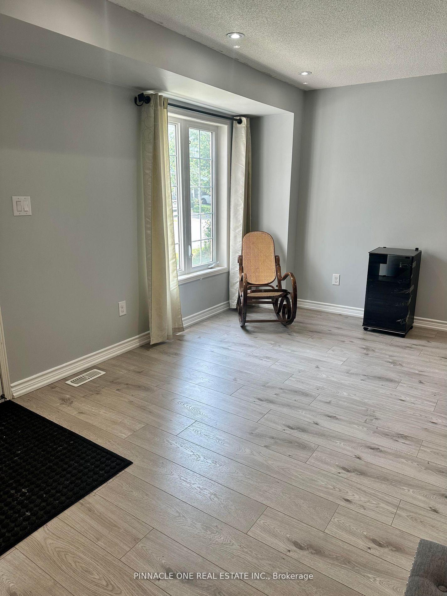 Photo 4 of 14 Blunden Road, Ajax, Central East — HOMEH