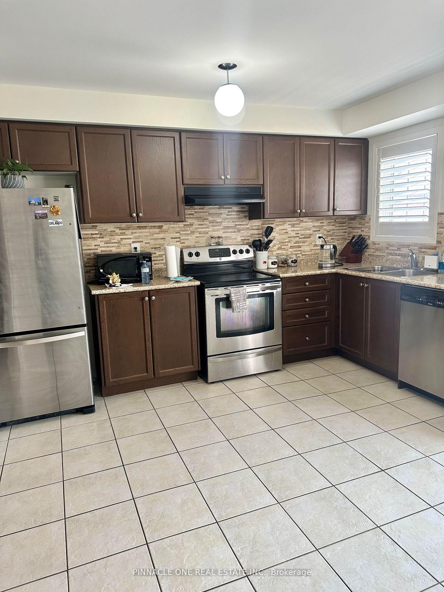 Photo 8 of 14 Blunden Road, Ajax, Central East — HOMEH