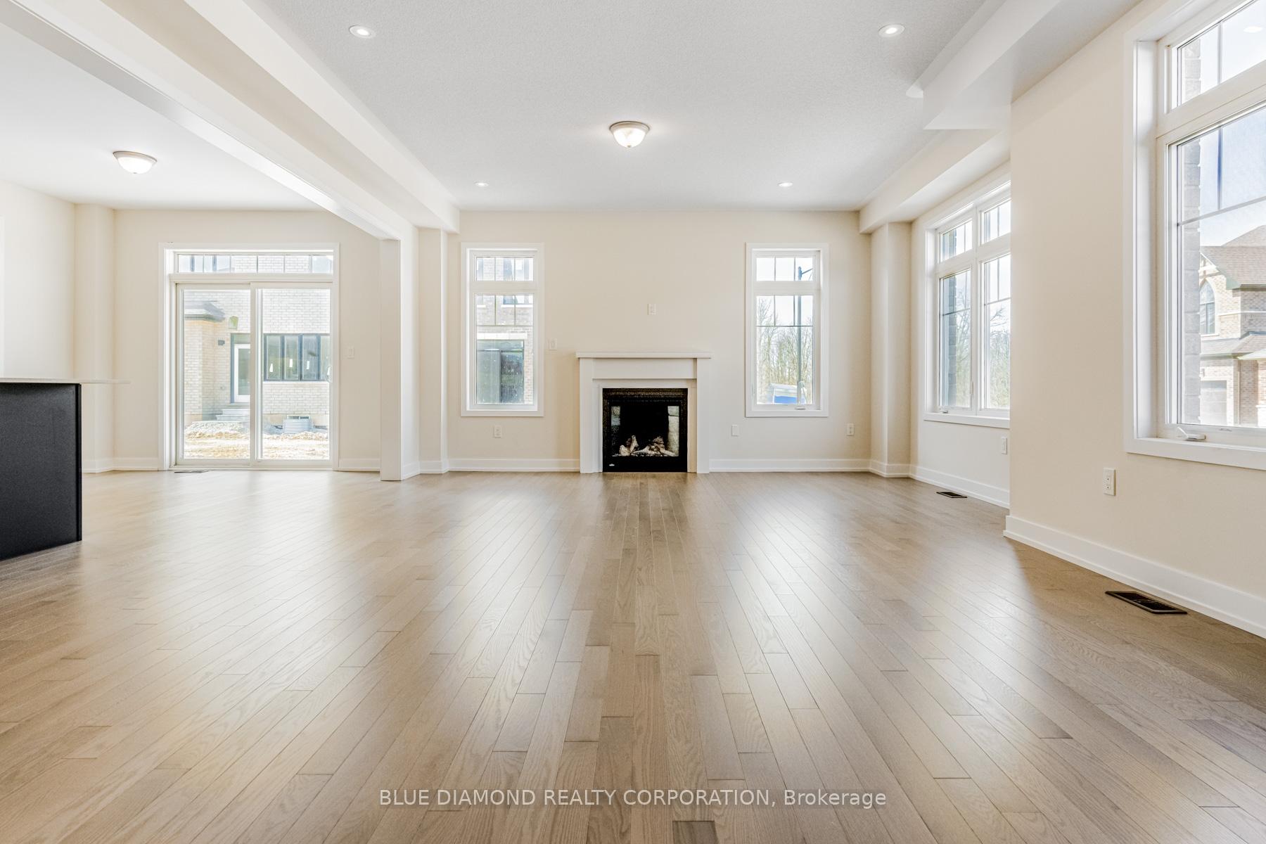 Photo 4 of 641 Fullum Landing E, Milton, Cobban — HOMEH