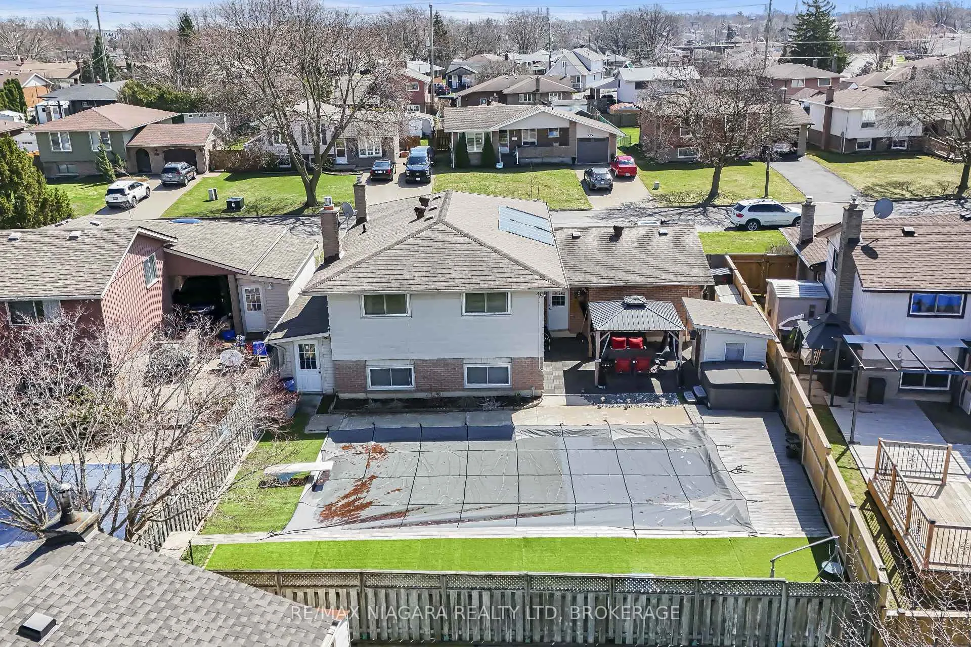 Photo 4 of 40 Via Dell Monte Street, St. Catharines, Burleigh Hill — HOMEH