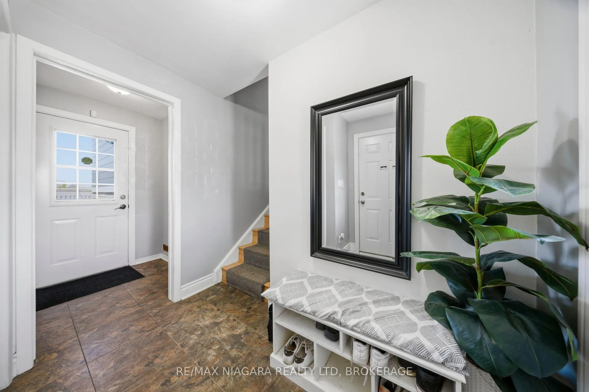 Photo 7 of 40 Via Dell Monte Street, St. Catharines, Burleigh Hill — HOMEH