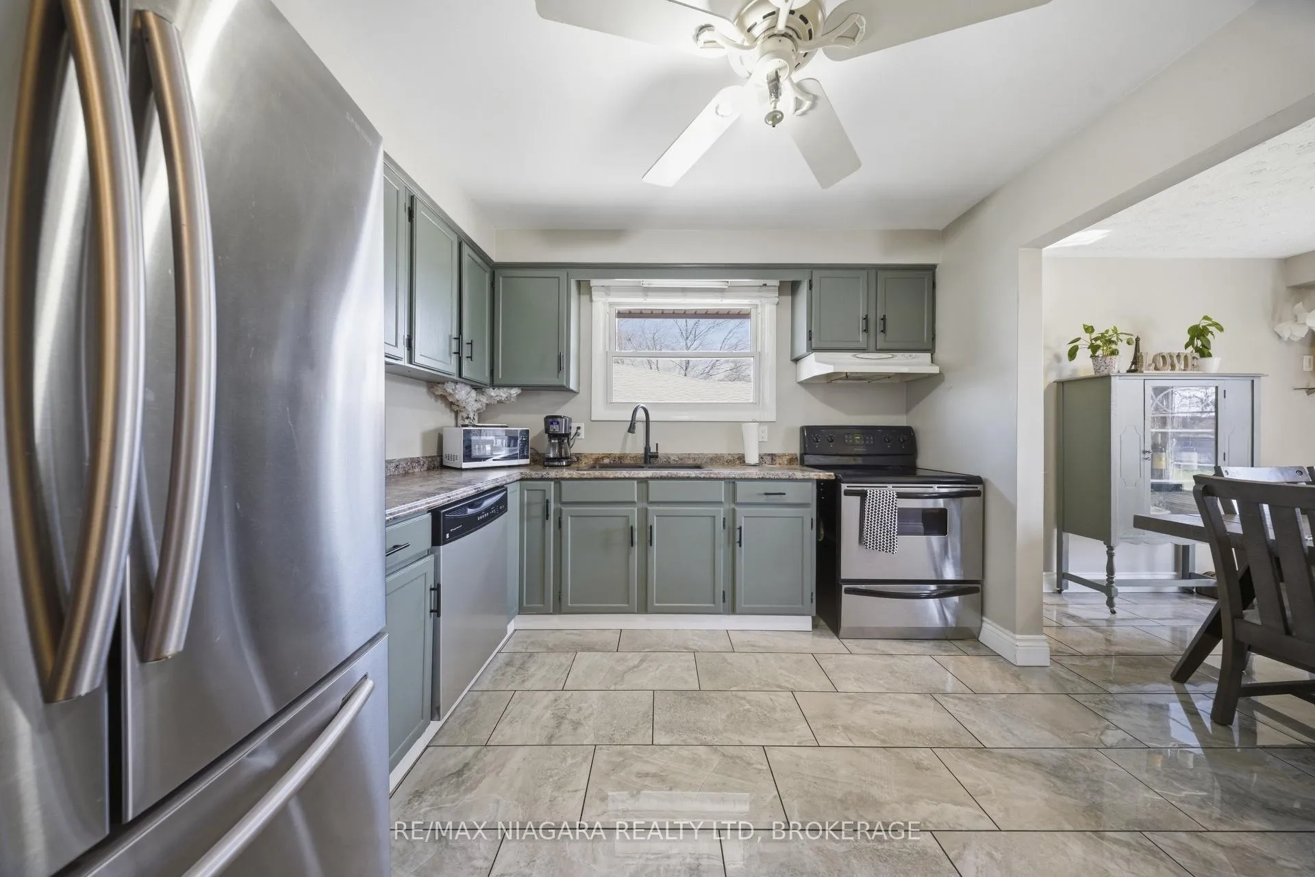 Photo 13 of 40 Via Dell Monte Street, St. Catharines, Burleigh Hill — HOMEH