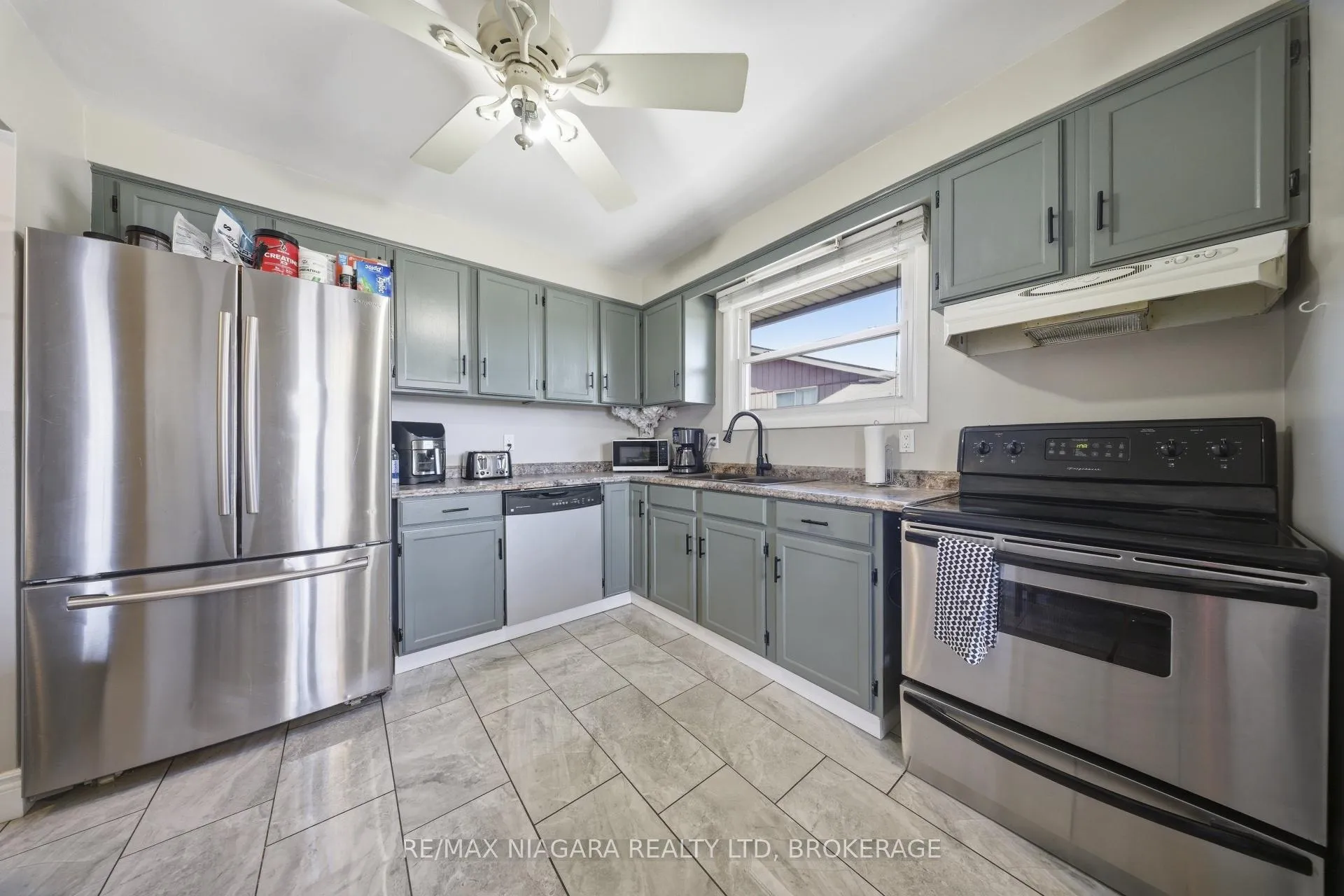 Photo 14 of 40 Via Dell Monte Street, St. Catharines, Burleigh Hill — HOMEH
