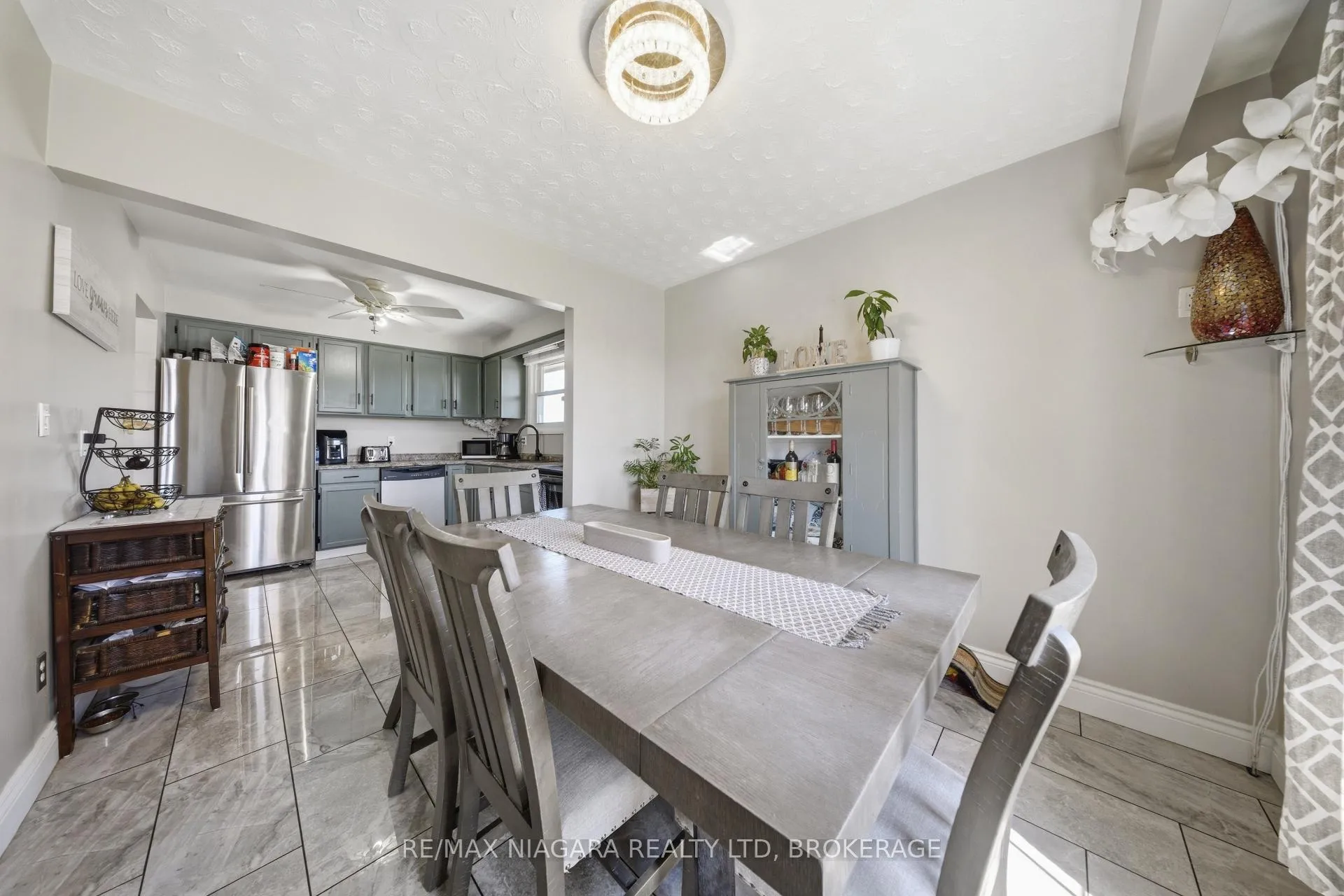 Photo 16 of 40 Via Dell Monte Street, St. Catharines, Burleigh Hill — HOMEH