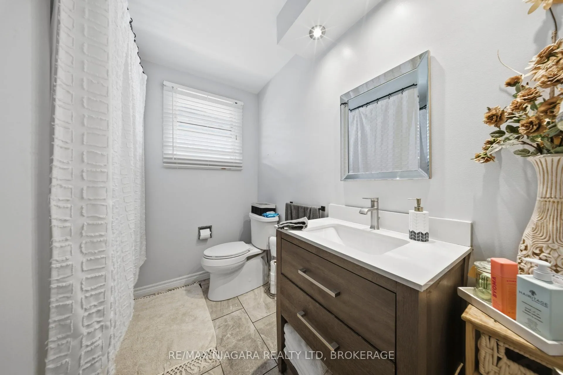 Photo 22 of 40 Via Dell Monte Street, St. Catharines, Burleigh Hill — HOMEH