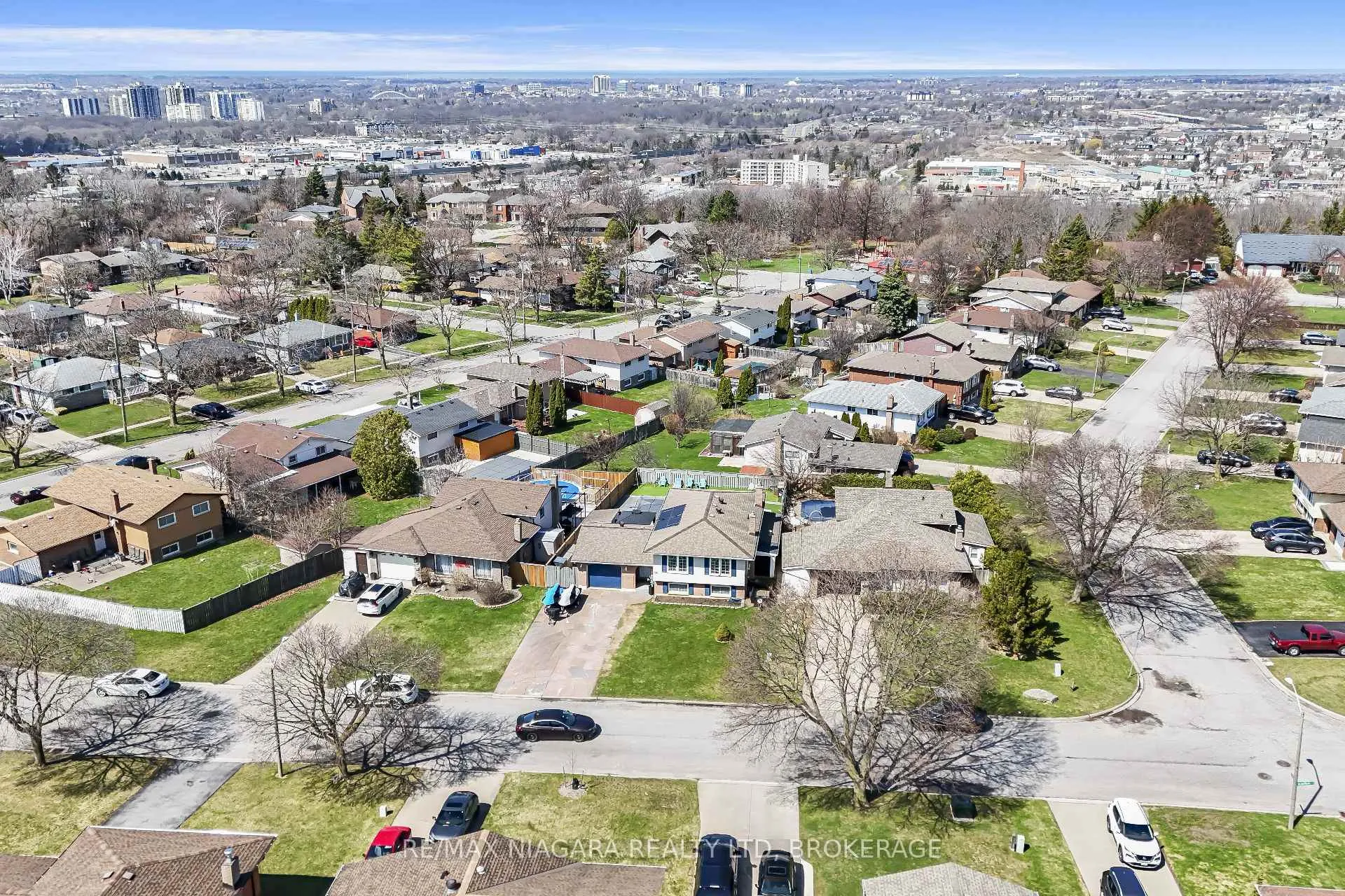 Photo 33 of 40 Via Dell Monte Street, St. Catharines, Burleigh Hill — HOMEH