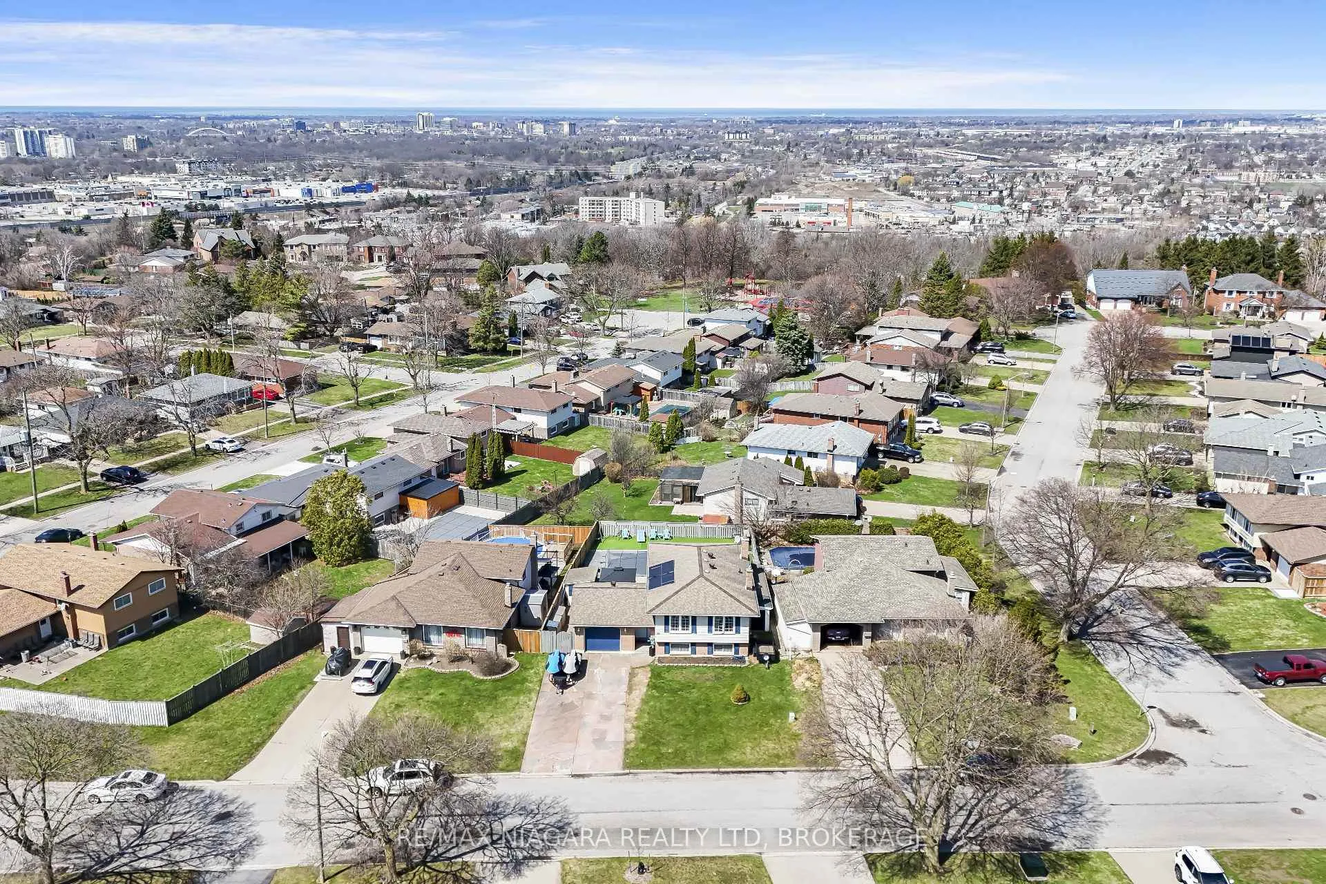 Photo 34 of 40 Via Dell Monte Street, St. Catharines, Burleigh Hill — HOMEH