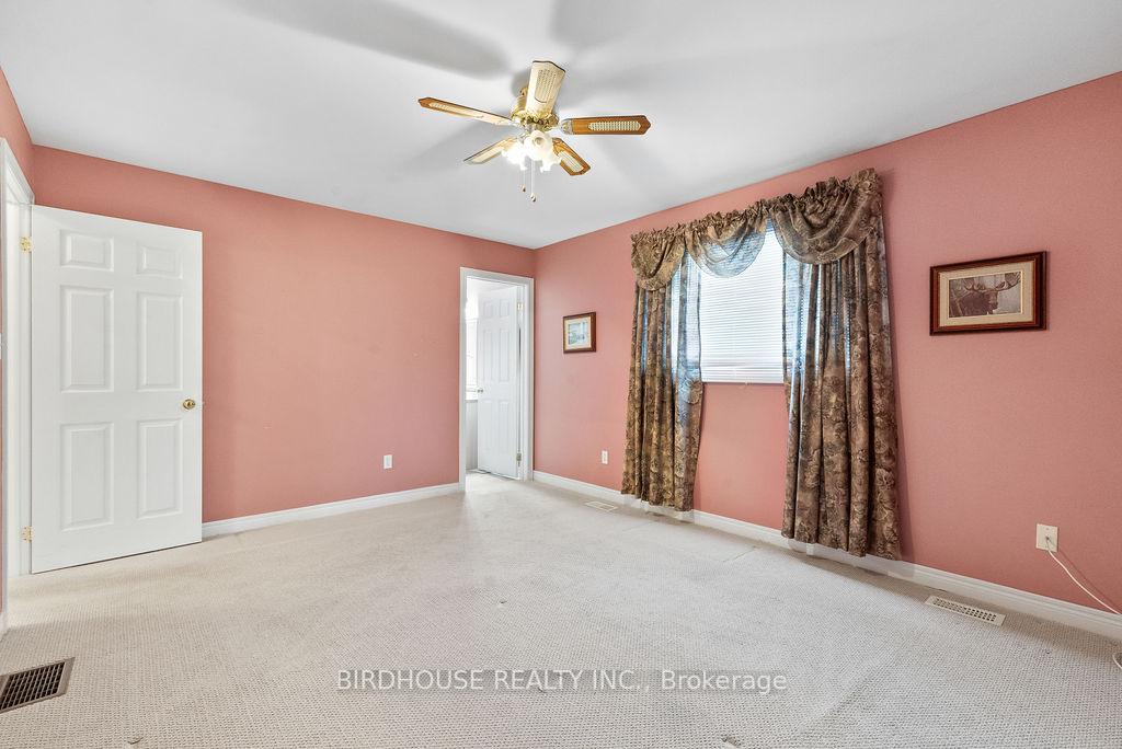 Photo 13 of 7 Samuel Place, Kawartha Lakes, Lindsay — HOMEH