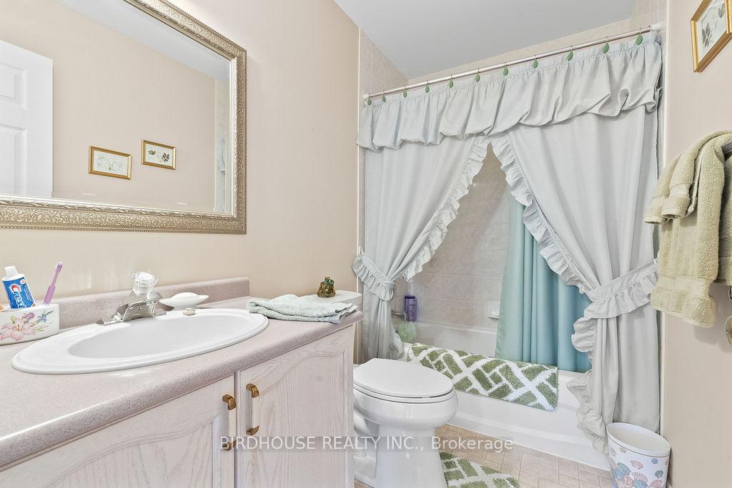 Photo 16 of 7 Samuel Place, Kawartha Lakes, Lindsay — HOMEH
