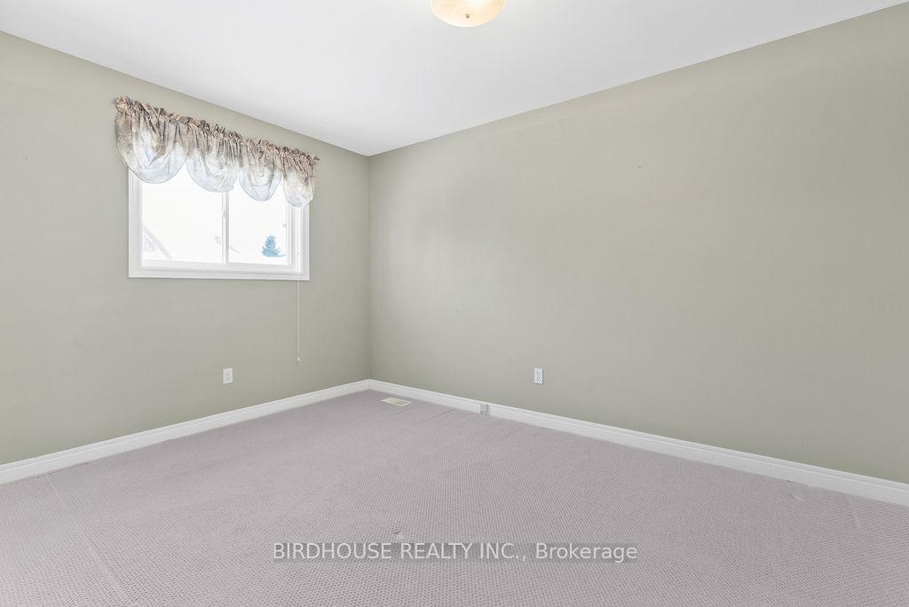Photo 17 of 7 Samuel Place, Kawartha Lakes, Lindsay — HOMEH