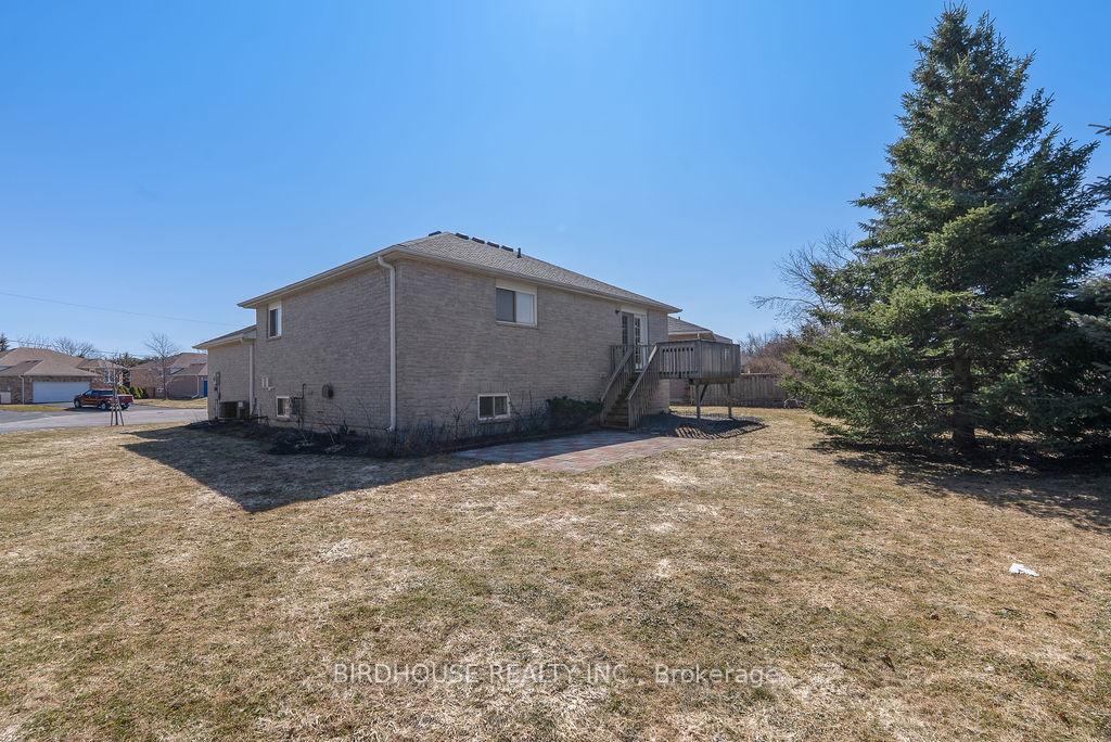 Photo 24 of 7 Samuel Place, Kawartha Lakes, Lindsay — HOMEH