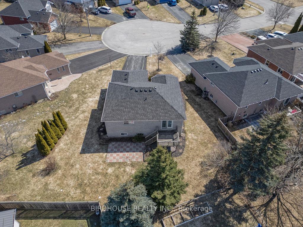 Photo 25 of 7 Samuel Place, Kawartha Lakes, Lindsay — HOMEH