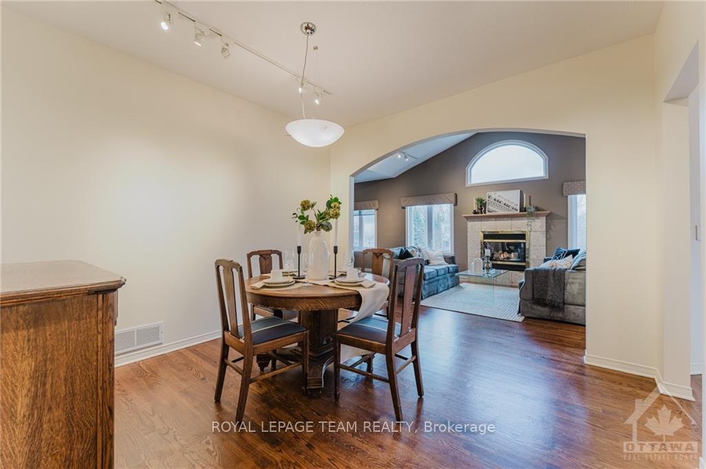 Photo 2 of 2 Kinmount, Ottawa, Kanata - Kanata Lakes/Heritage Hills — HOMEH