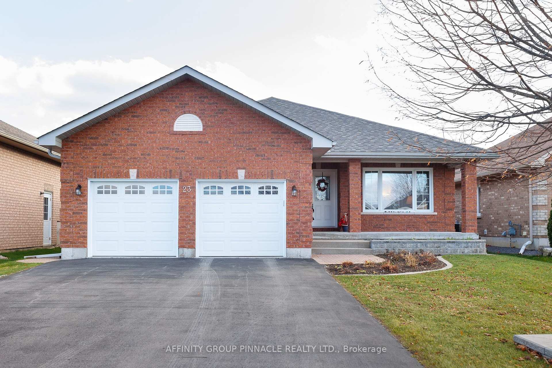 Photo 2 of 23 Denfield Road, Kawartha Lakes, Lindsay — HOMEH