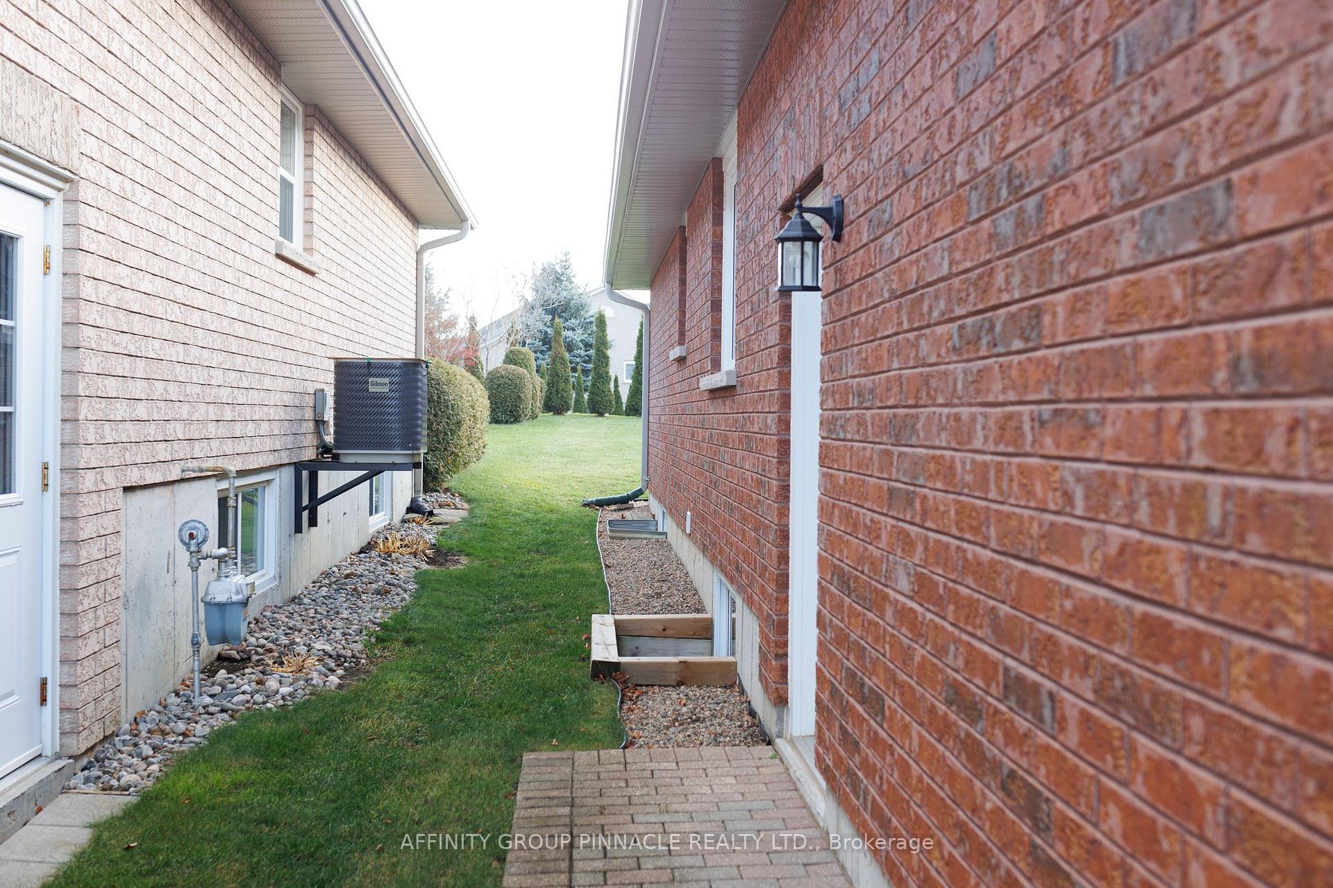 Photo 4 of 23 Denfield Road, Kawartha Lakes, Lindsay — HOMEH