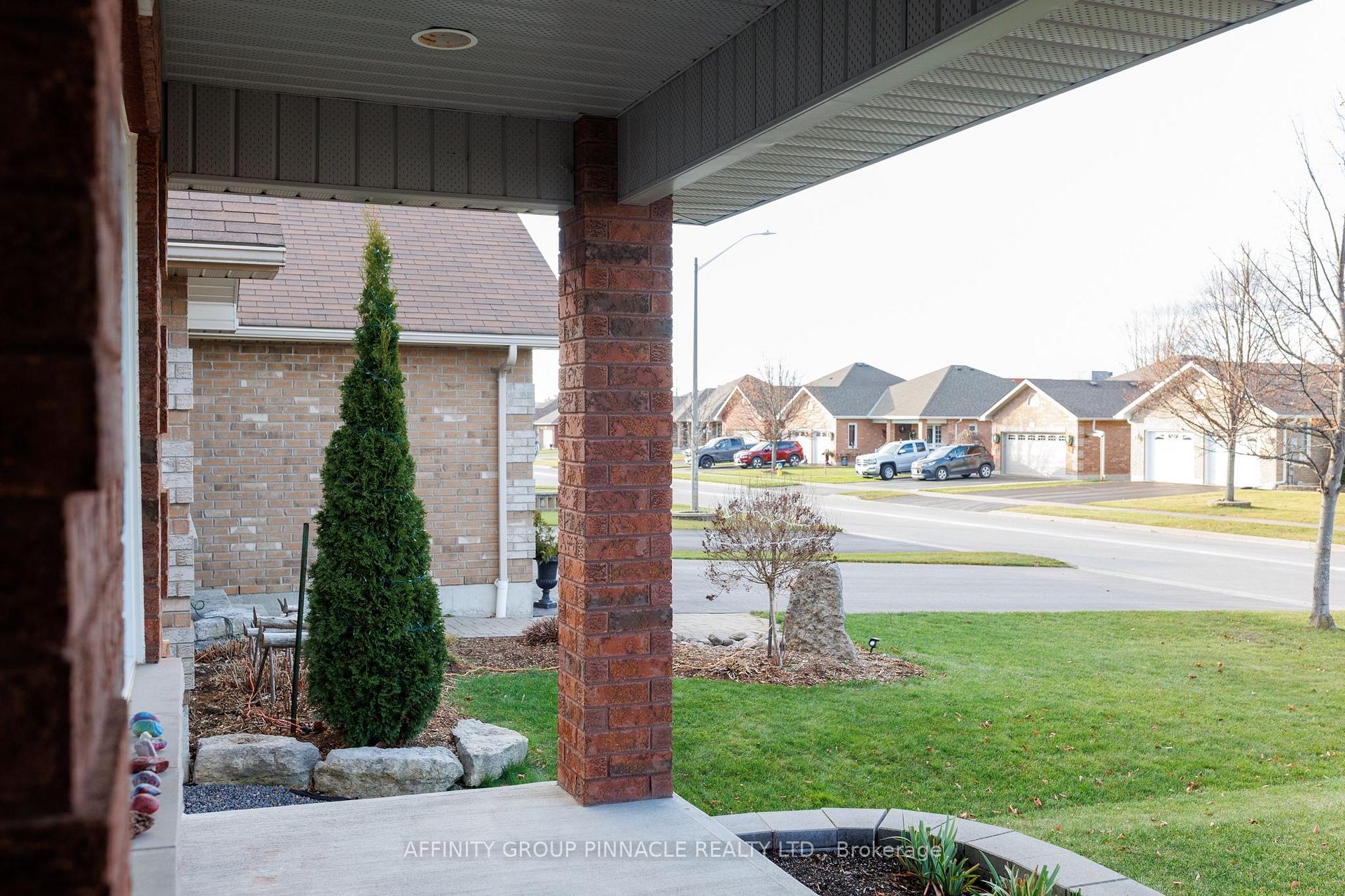 Photo 5 of 23 Denfield Road, Kawartha Lakes, Lindsay — HOMEH