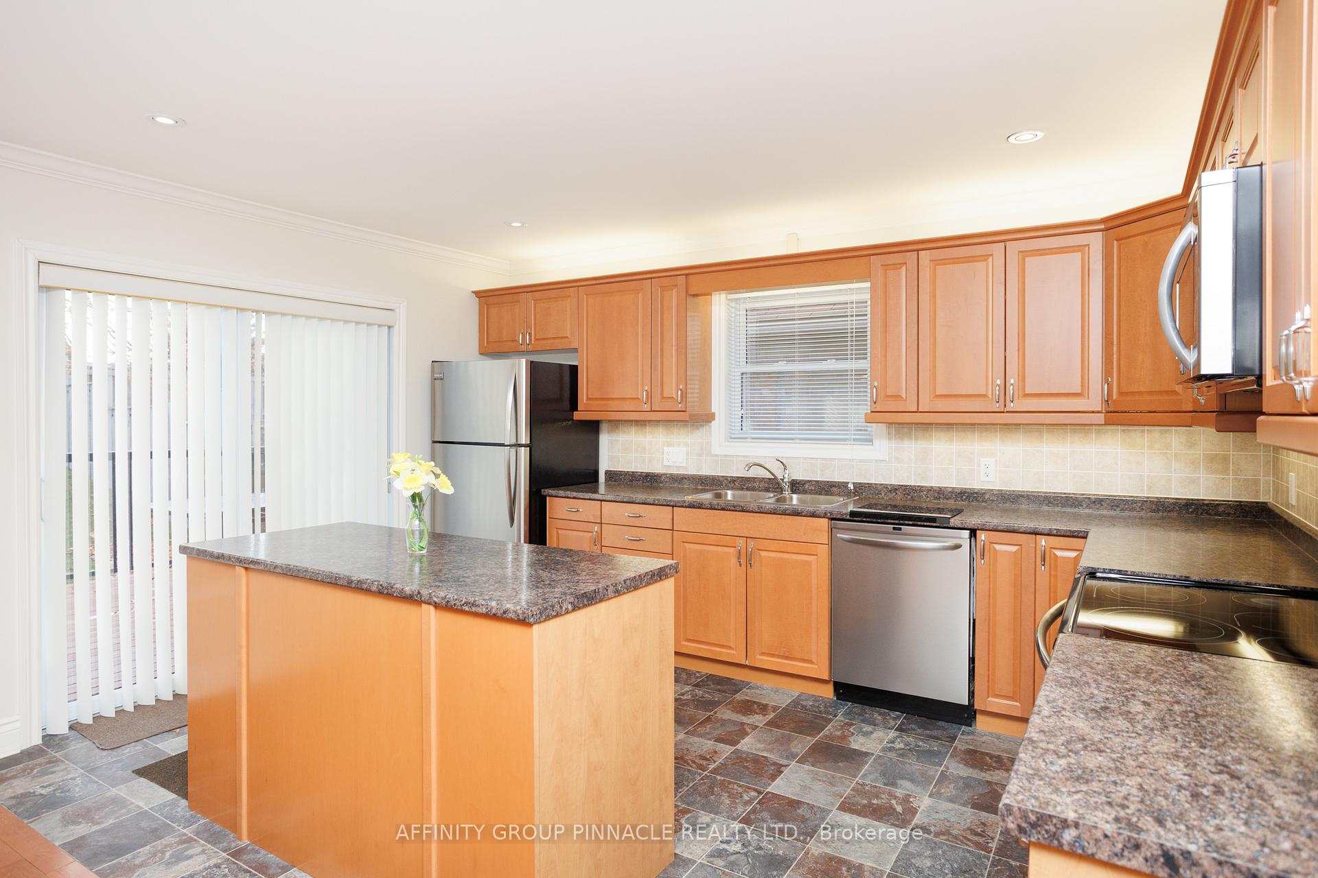 Photo 11 of 23 Denfield Road, Kawartha Lakes, Lindsay — HOMEH