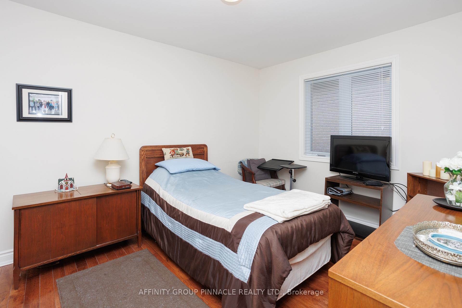 Photo 16 of 23 Denfield Road, Kawartha Lakes, Lindsay — HOMEH