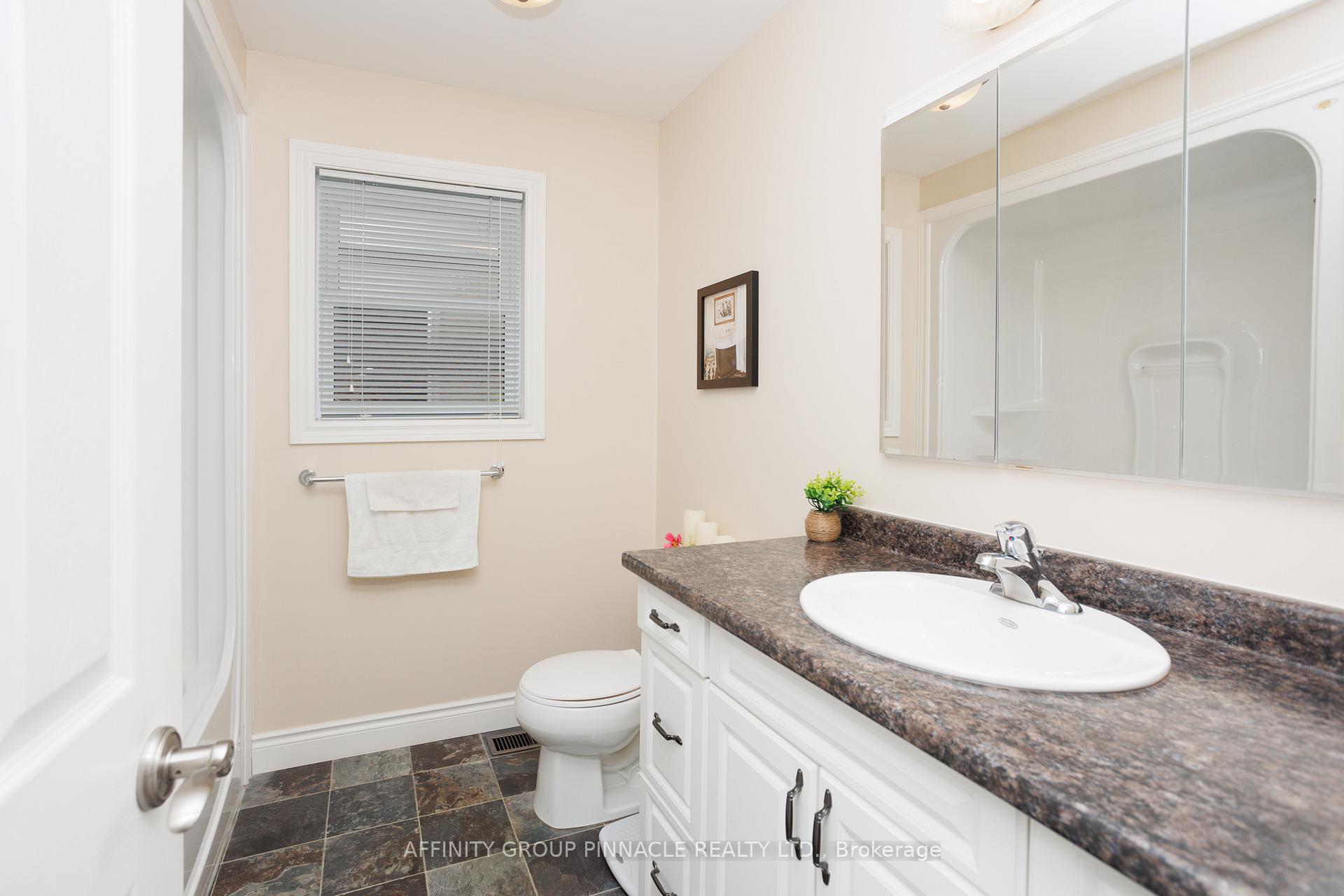 Photo 18 of 23 Denfield Road, Kawartha Lakes, Lindsay — HOMEH